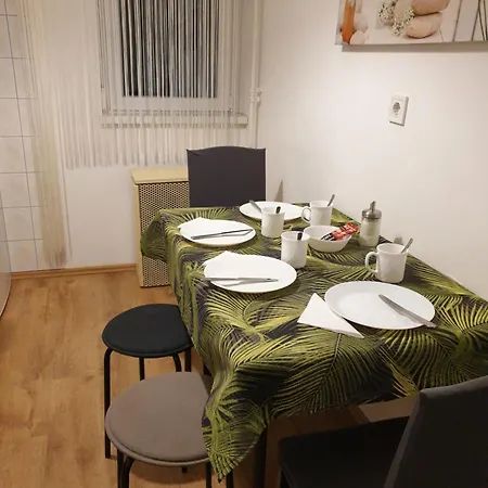Green Apartman Salgotarjan Apartament *