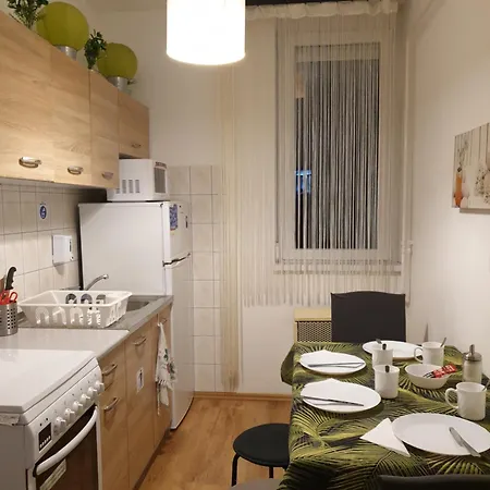 Green Apartman Salgotarjan Apartament